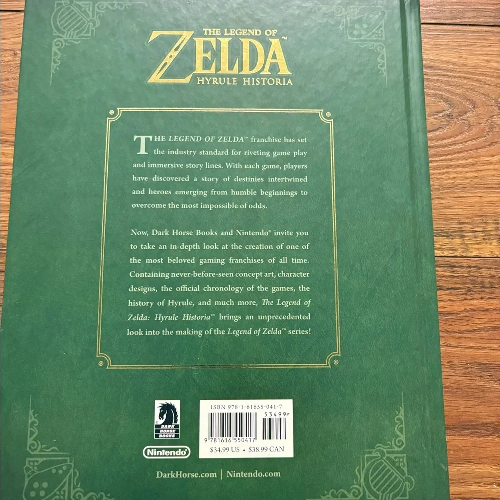 : Hyrule Historia Book - Green